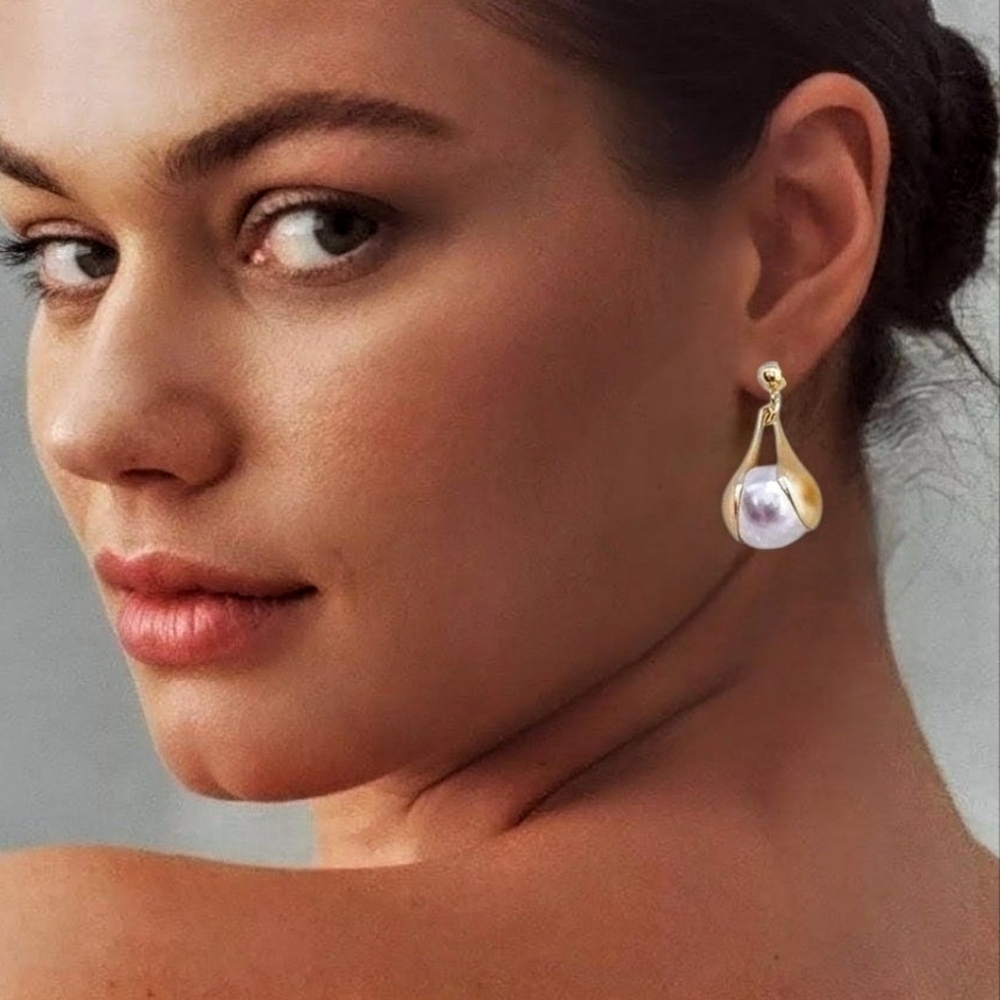 Chunky Pearl Earrings Gold